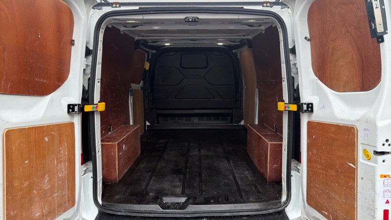 Ford Transit Custom 300 L2 Diesel Fwd 2.0 EcoBlue 130ps Low Roof Limited Van